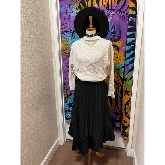 🌈 Lovely distressed cut out sweater - Picture 11 of 11